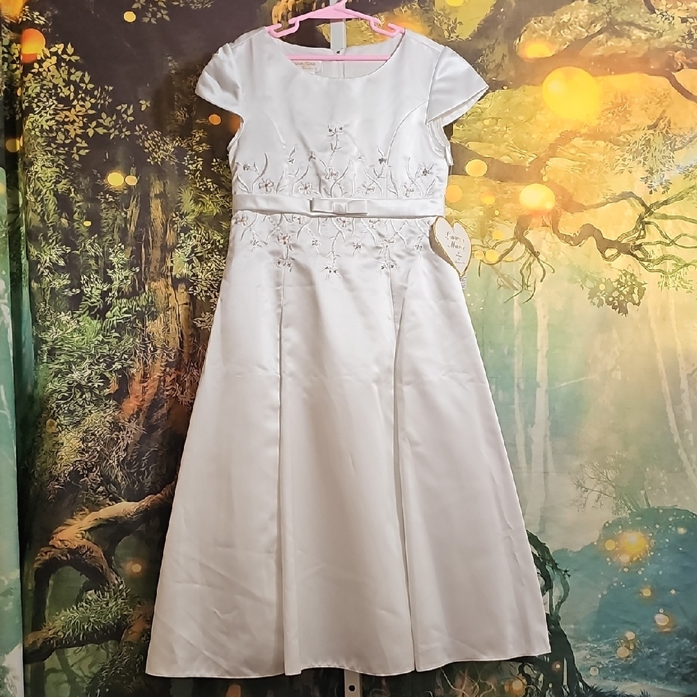 Elegant White Girls Dress with Embroidered Details SZ 12 Communion Baptism Weddi